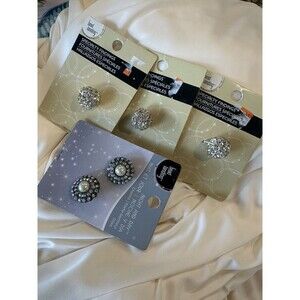 Bead Landing -  Rhinestone Specialty Findings 3 Beads And Two Buttons